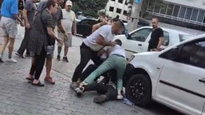 Denizli'de sokak ortasında bıçaklı kavga: 3 yaralı