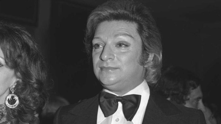 Zeki Müren, ölümünün 29’uncu yıl dönümünde kabri başında anıldı