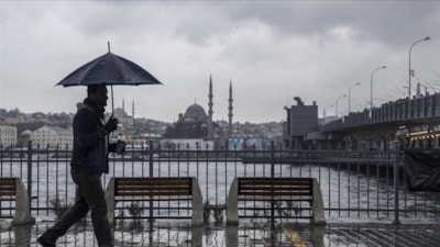 İstanbul Valiliği'nden yağış uyarısı: Sıcaklıklar düşüyor