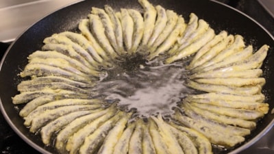 Balık kokusunu aspiratör gibi emen yöntem