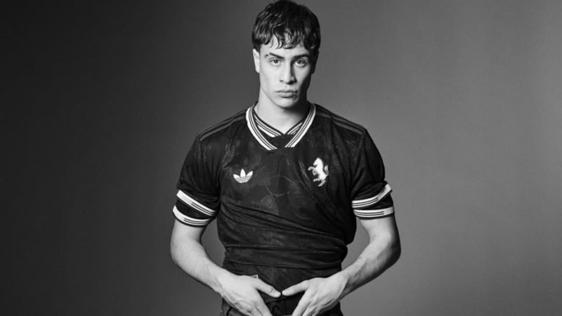 Kenan Yıldız, forma çekimleri için kamera karşısına geçti