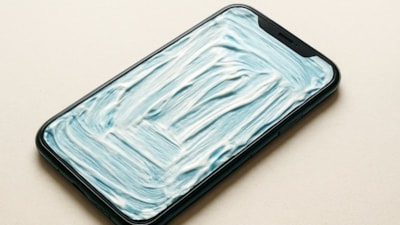 Ekrana diş macunu sürmenin etkisi! Telefoncular özellikle gizliyor...