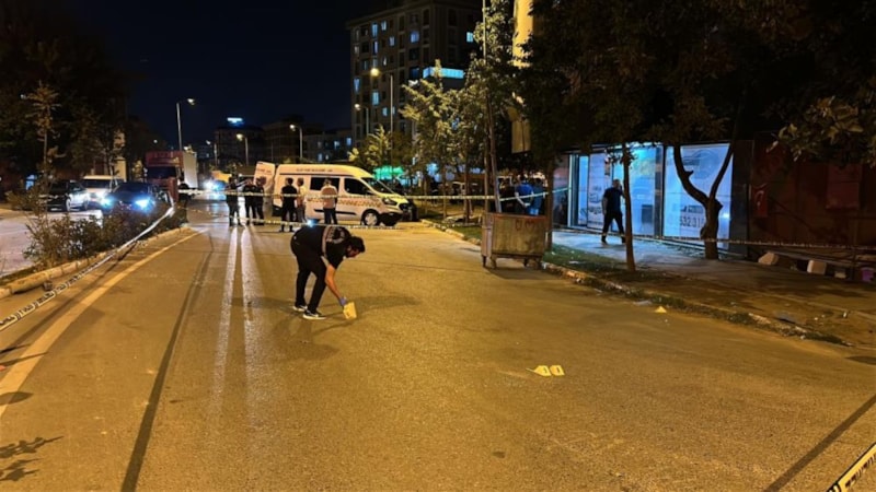 İstanbul Sultanbeyli'de kamyonete silahlı saldırıda 1 kişi ağır yaralandı