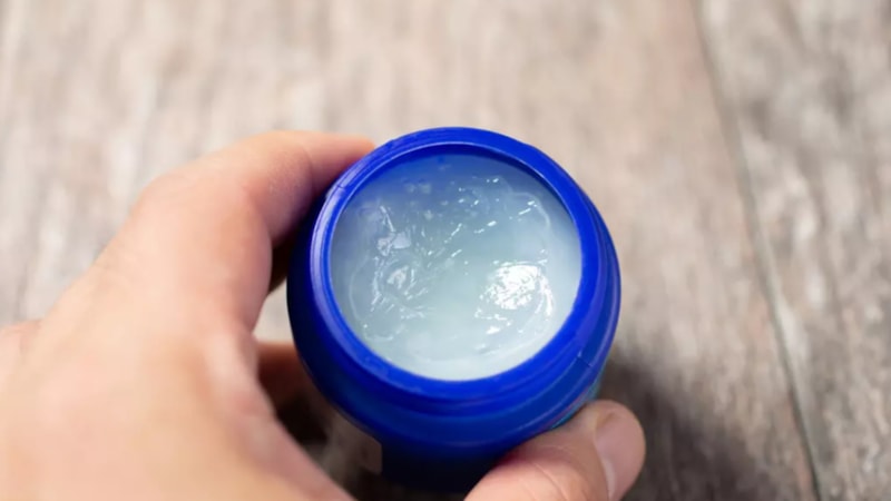 Vicks nereye sürülürse iyi gelir? İşte faydaları ve kullanım alanları