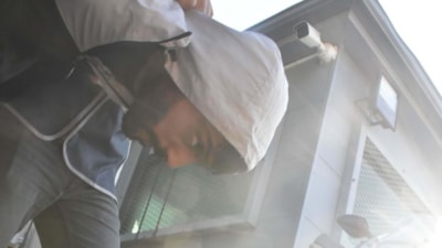 İzmir'de çocuklarının boynuna bıçak dayayan baba, ağır cezada yargılanacak