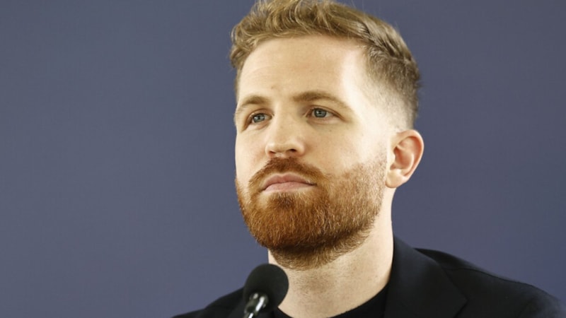 Ayrılık iddiaları sonrası Devin Özek'ten dikkat çeken hamle!