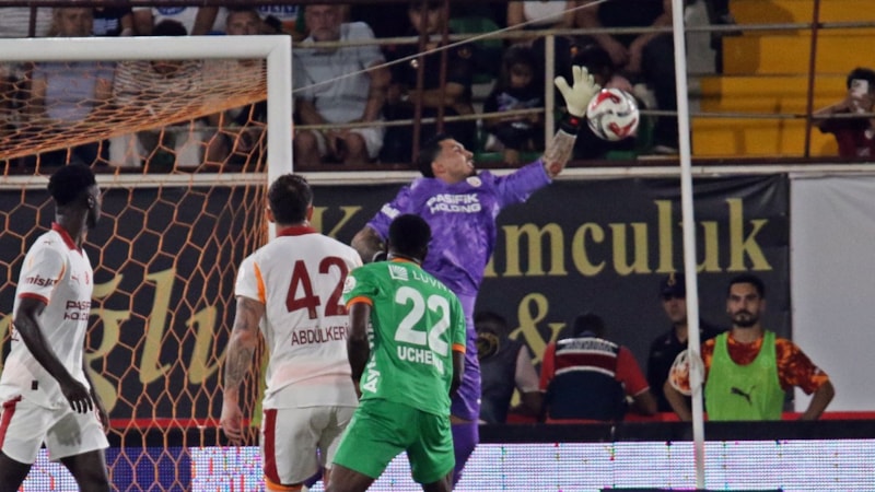 Galatasaray, Süper Lig'de deplasmanda kalesini gole kapadı