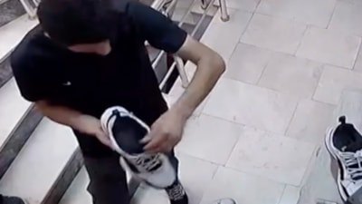 İstanbul'da hırsız ayakkabıları numaralarına bakarak çaldı