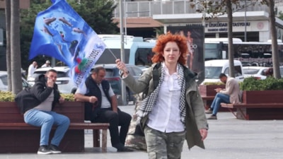 İranlı aktivistten İstanbul'dan Gazze'ye destek yürüyüşü