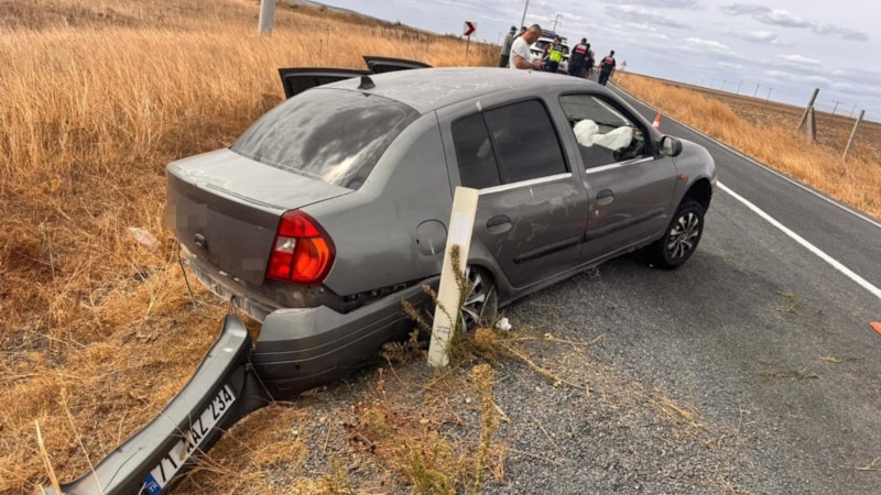Tekirdağ'da iki otomobilin çarpıştığı kazada 3 kişi yaralandı