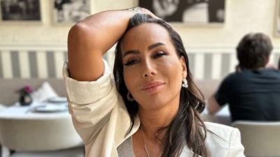 Oryantal Asena 8 sene sonra geri döndü! Dansına sosyal medyada yorum yağdı