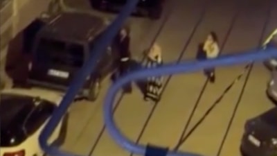 İstanbul'da iki aile arasındaki taşlı sopalı kavga kamerada