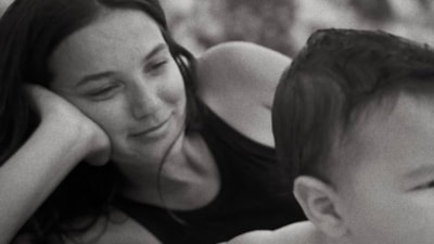 Kaan Yıldırım ile evli olan Pınar Deniz’den aile pozları! Oğlu Fikret Hakan’la karelerini paylaştı