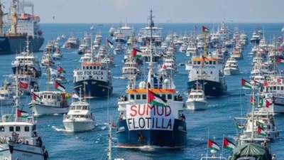 TSK'ya ait İHA'lar bölgede daireler çizerek Küresel Sumud Filosu'nu koruyor