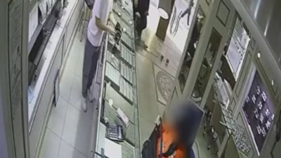 Samsun'da komşusunun evinden çaldığı altınları kuyumcuda sattı: O anlar kamerada