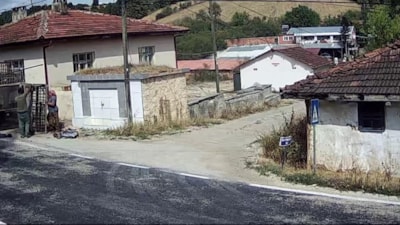 Bilecik'te köylüler, çöp bırakan hurdacılardan şikayetçi