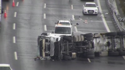 Beykoz Kuzey Marmara Otoyolu'nda tır kazası