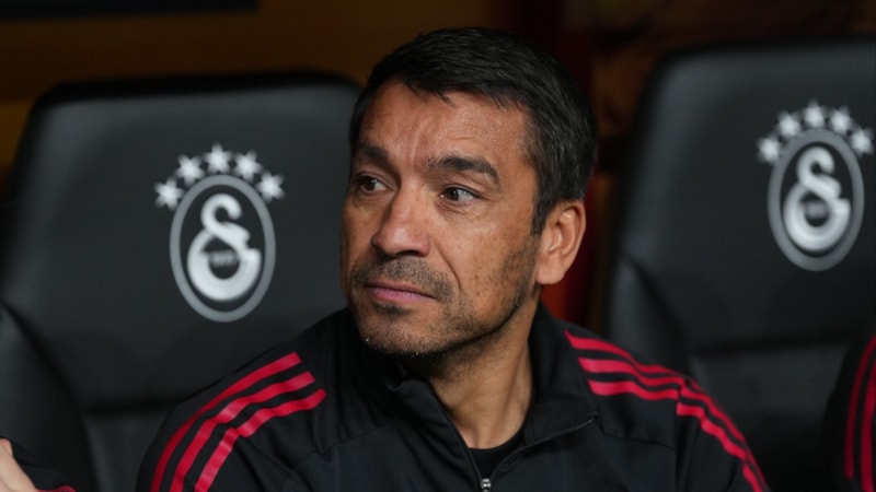 Giovanni van Bronckhorst yeniden İstanbul'da