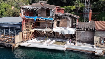 İstanbul Boğazı'nda geminin çarptığı yalının zemini 7 yılda onarıldı