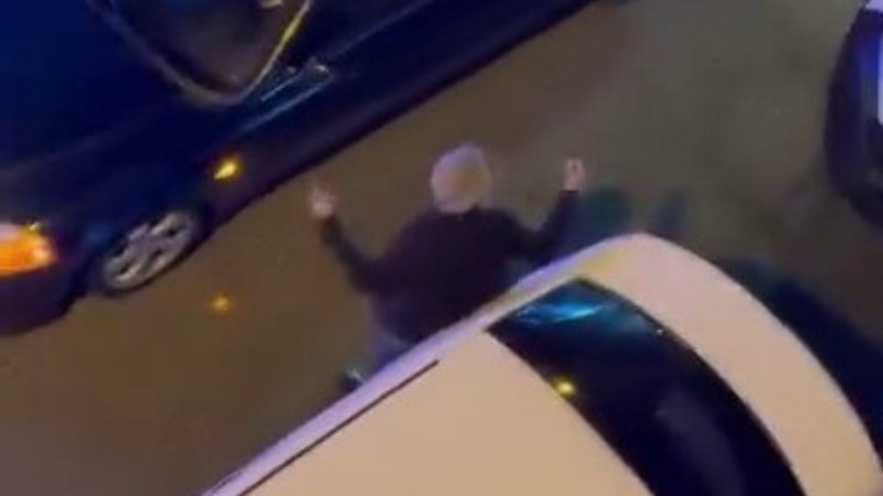 Bursa'da alkollü sürücü tek şeritli yolda trafiği keserek polis gibi davrandı