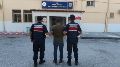 Uşak'ta jandarmadan aranan şahıslara operasyon