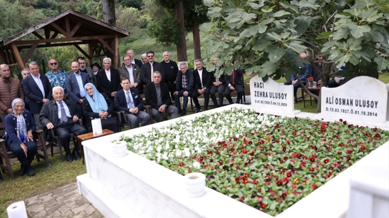 Ali Osman Ulusoy mezarı başında anıldı