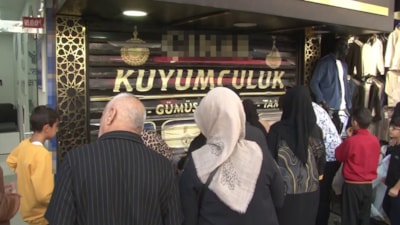 İstanbul'da yatırım amacıyla çevresinden altın topladı: Kuyumcudan haber alınamıyor