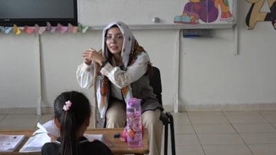 Kilis’te öğretmenden öğrencilere eğlenceli okuma-yazma yöntemi