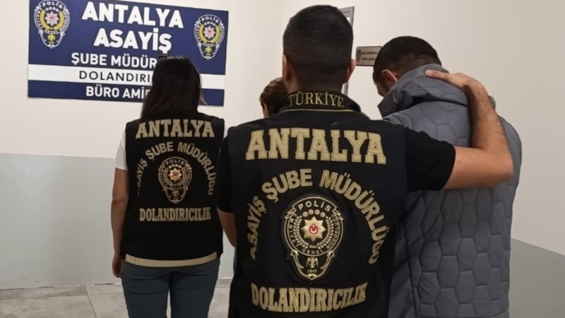 Antalya'da engelli vatandaşın evini satıp parayı sevgilisinin hesabına aktardı: Emlakçı yakalandı