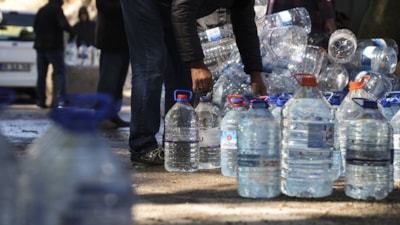 Ankara'da su çilesi sürüyor: Vatandaşlar ellerinde bidonlarla su dolduruyor