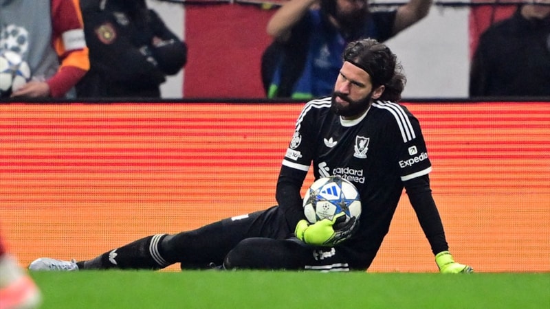 Liverpool'da Alisson Becker, en az 2 hafta yok