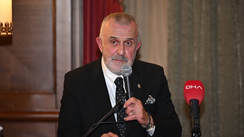 Ahmet Ürkmezgil, İzmir'de üyelerle buluştu