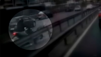 İstanbul Küçükçekmece'de motosikletin çarptığı kişi yaralandı