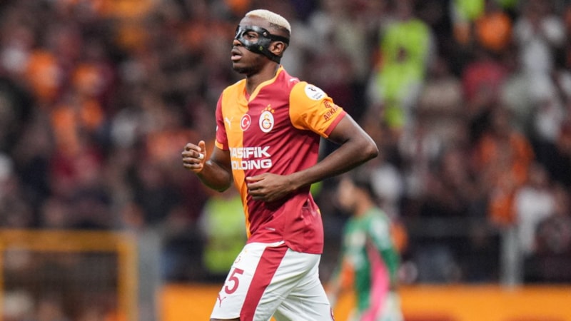 Okan Buruk, Victor Osimhen'in son durumunu açıkladı