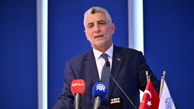 Ticaret Bakanı Bolat, İSTOÇ esnafına açıkladı: Fiyat etiket düzenlemesi geliyor