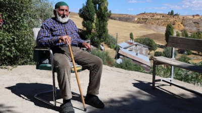 Sivas'ta 95 yaşındaki yaşlı adam sağlığını süt ürünleri ile koruyor