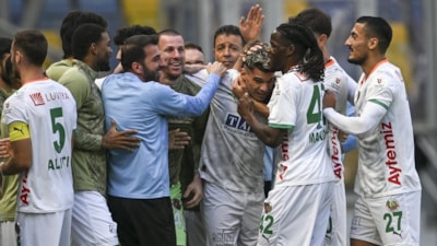 Ianis Hagi'den harika frikik golü