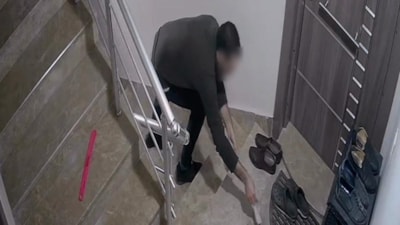 Bursa'da komşu kabusu: Kapıya hayvan dışkısı bıraktı