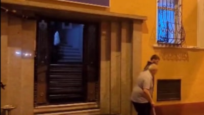 İstanbul'da termos içinde uyuşturucu satan 'Bastonlu Dede' lakaplı şüpheli tutuklandı