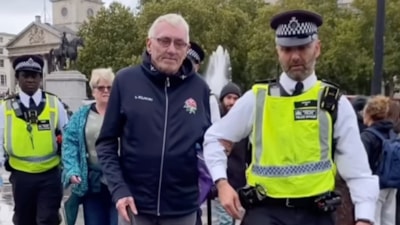 Londra’da görme engelli bir kişi, İsrail’i eleştirdiği gerekçesiyle tutuklandı