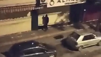 İstanbul'da dakikalar içinde kuyumcudan 3 kg altın çaldılar: O anlar kamerada