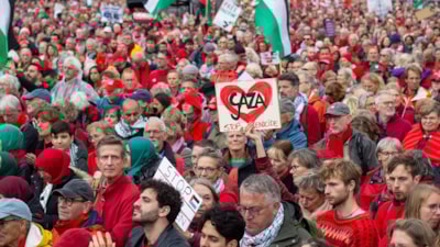 Hollanda'da İsrail protestosu: 250 bin kişi hükümete karşı sokaklara döküldü