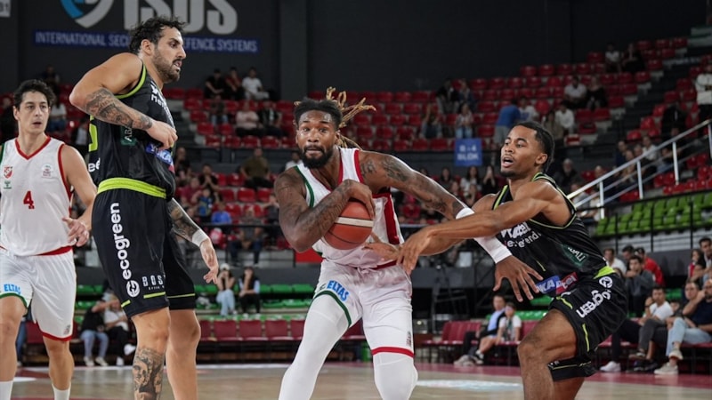 Karşıyaka, Merkezefendi Belediyesi Basket'i mağlup etti