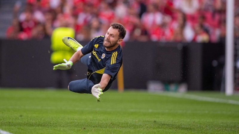 Fenerbahçe'de Tarık Çetin, maçı 5 kurtarışla bitirdi