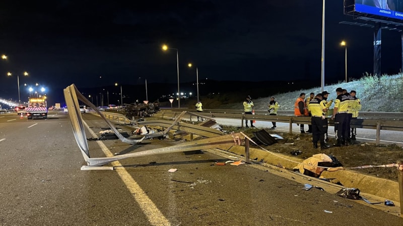 Kocaeli'de feci kazada 2 kişi hayatını kaybetti