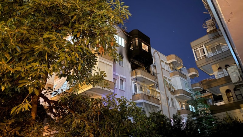 Antalya'da 5 katlı binada yangın: 1 ölü