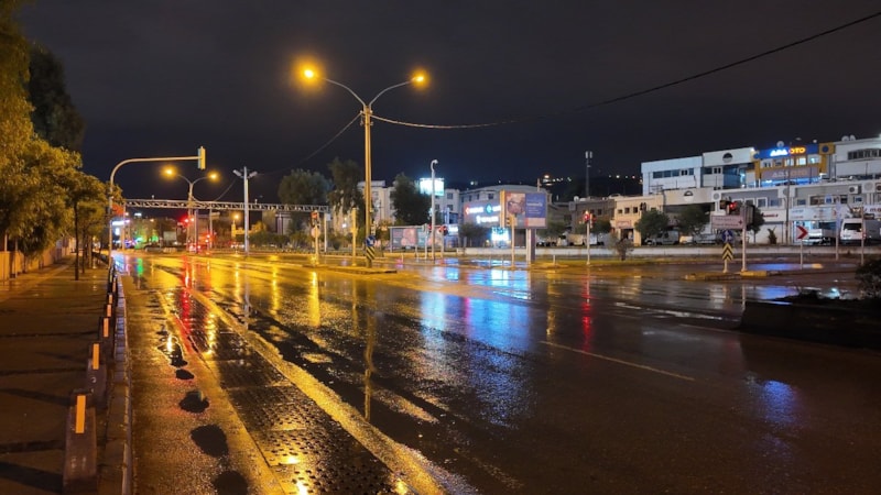 İzmir'de sağanak yağış etkili oldu