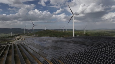 Yenilenebilir enerji kaynakları, küresel elektrik üretiminde ilk kez kömürü geride bıraktı