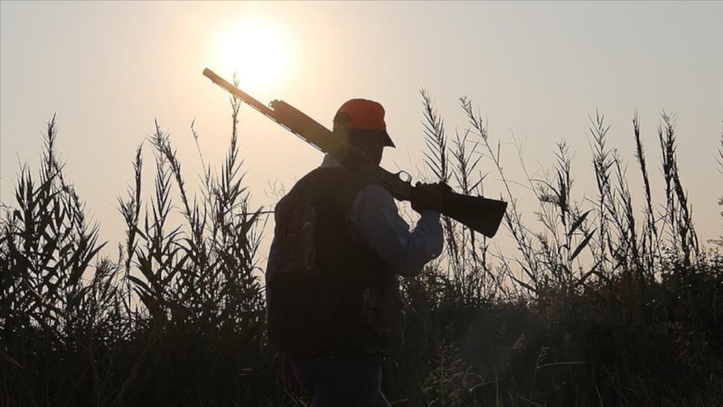 Antalya'da domuz avlarken babasını öldürdü