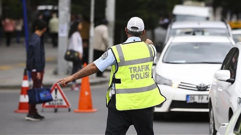 Direksiyon başında sakın yapmayın: 5.000 lira cezası var